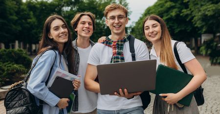 Wyższa Szkoła Kształcenia Zawodowego – opinie i doświadczenia studentów