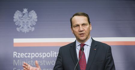 "Oczywiście zaprzeczył". Sikorski o spotkaniu z rosyjskim ambasadorem