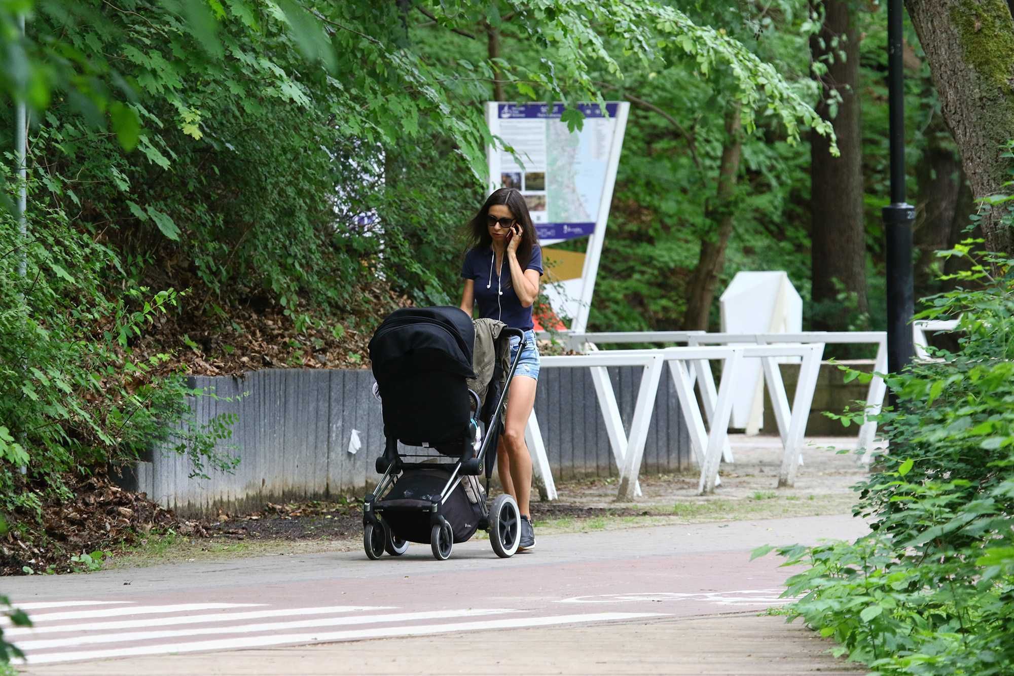 Marta Kaczyńska spacer z synem paparazzi