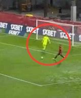 Co zrobił bramkarz Barcelony?! Fatalny błąd [WIDEO]