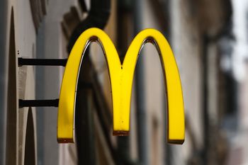 McDonald’s szykuje kolekcję "Przyjaciół" w Polsce. Fani mają powody do radości