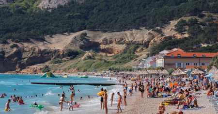 Chorwackie wybrzeża zalewa szambo. Winne wycieczkowce
