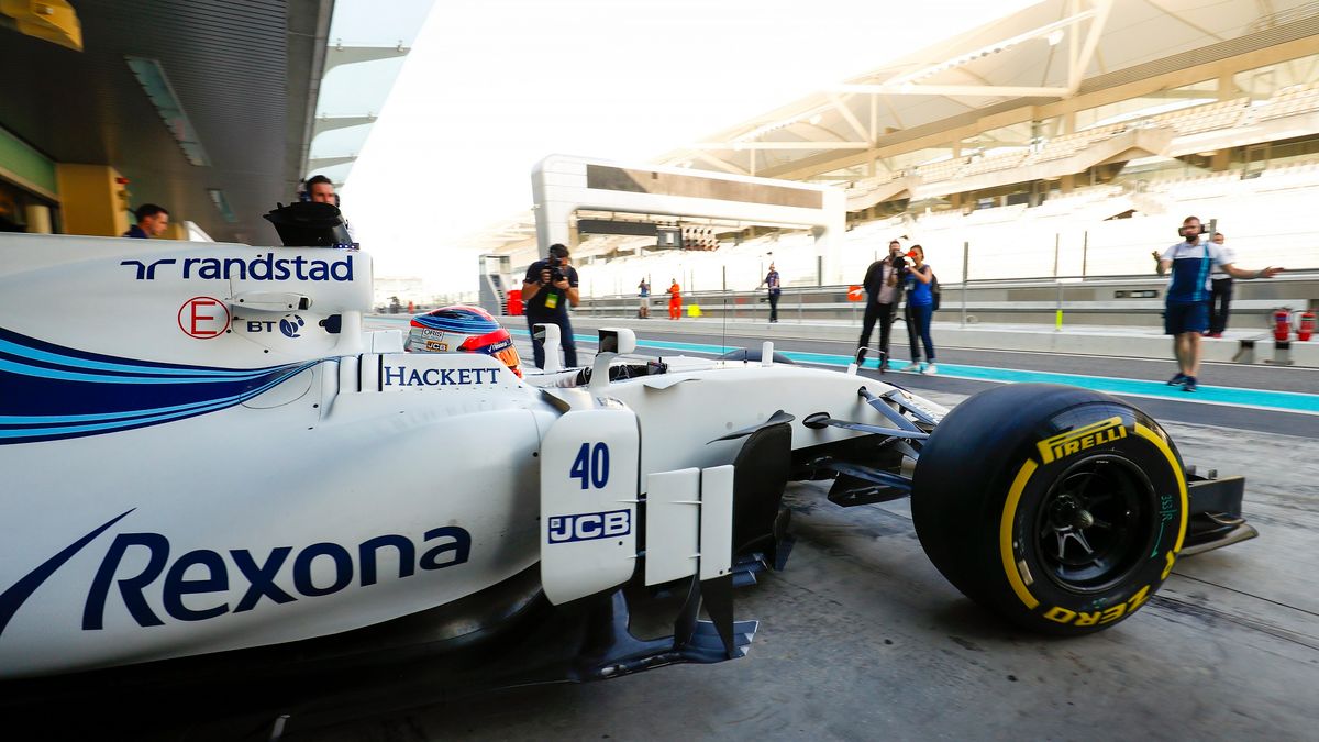 Zdjęcie okładkowe artykułu: Materiały prasowe / Pirelli Media / Na zdjęciu: Robert Kubica wyjeżdża z garażu Williamsa