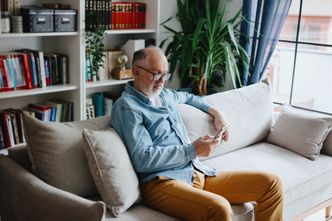 Zaskakująca treść rządowego rozporządzenia. Seniorzy powyżej 70. roku życia mogą wychodzić tylko w trzech przypadkach