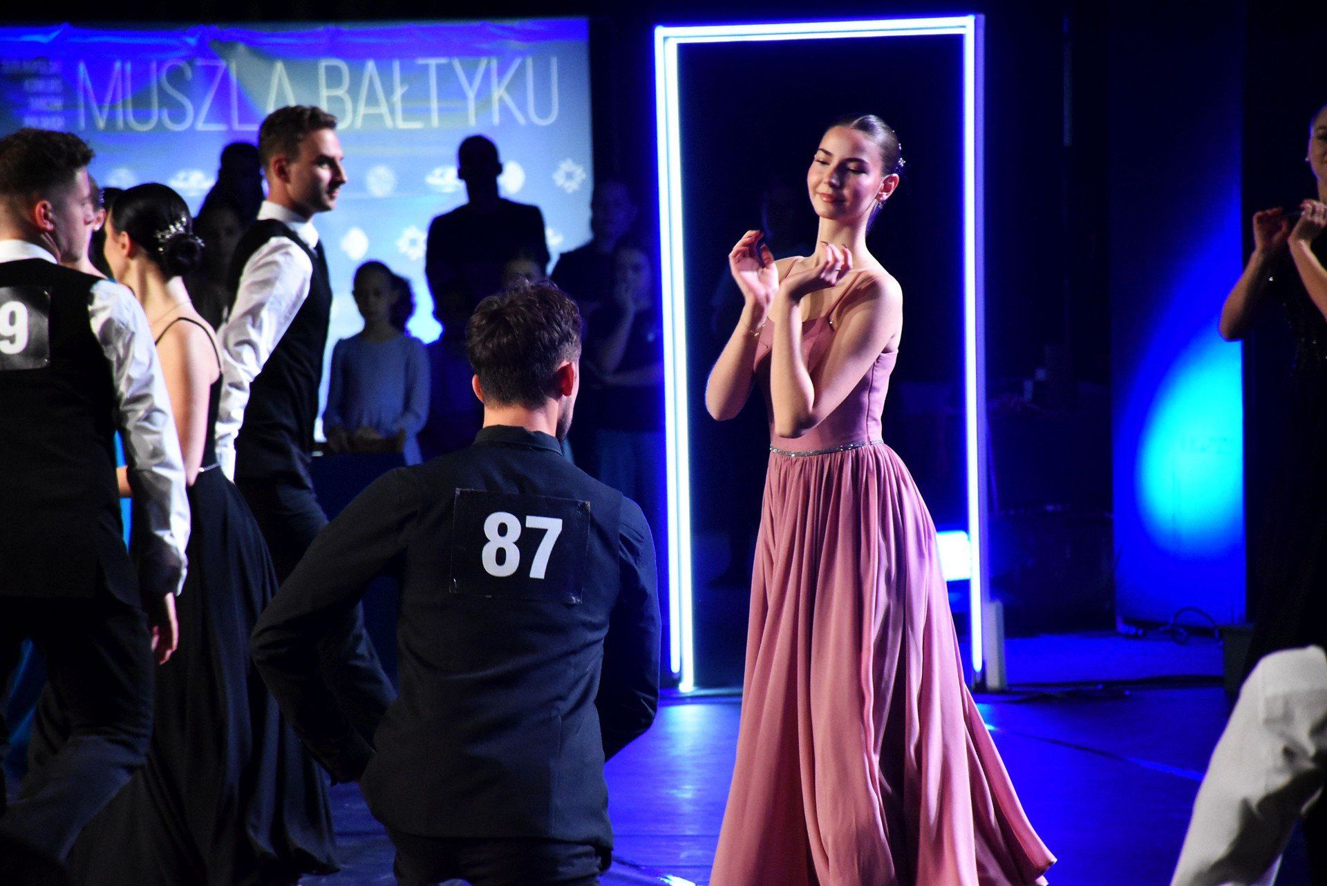 Tańce polskie w Malborku. Drugi dzień na &#34;Muszli Bałtyku&#34;