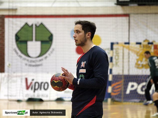 Po sezonie spędzonym w Wybrzeżu, Kacper Adamski wraca do Płocka