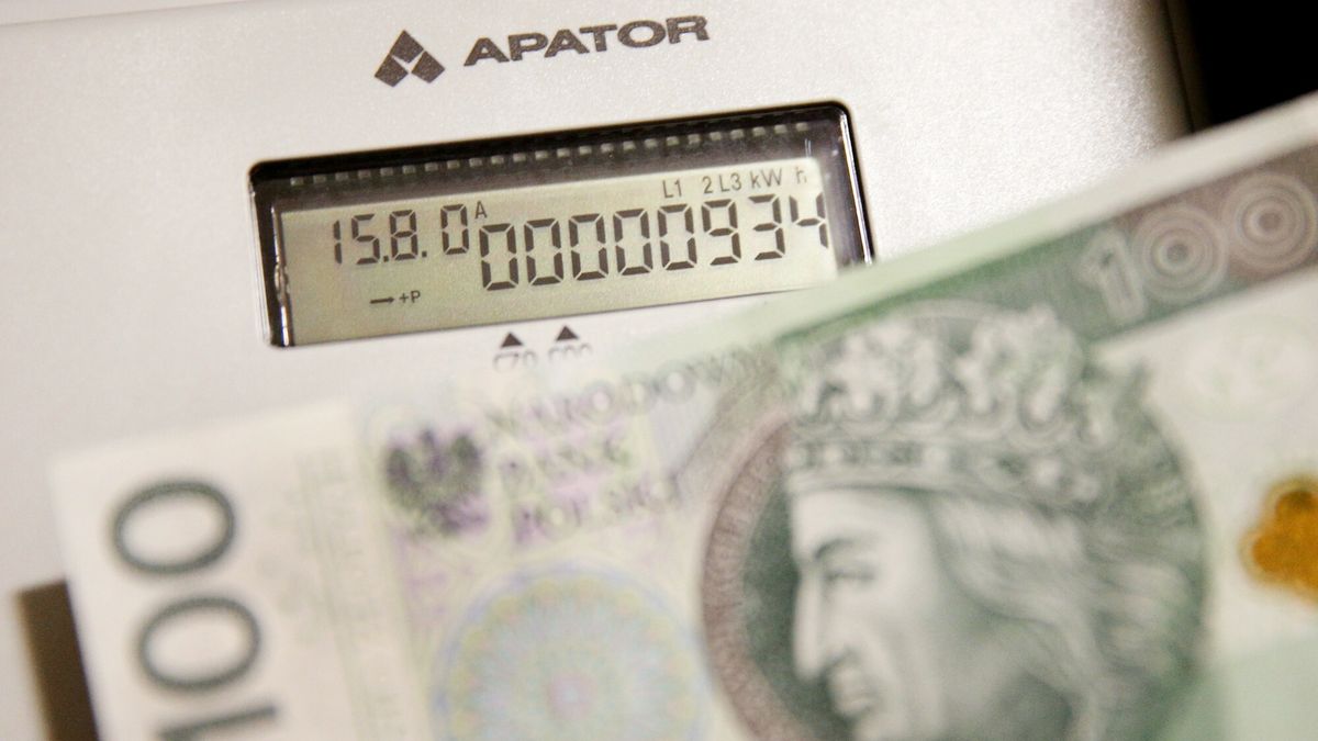 Dro?sza energia elektryczna?
Fot. Monkpress/East News.  Polskie pieniadze, zlotowki.  N/Z polskie banknoty, licznik energii elektrycznej, wskazanie, prad
Monkpress