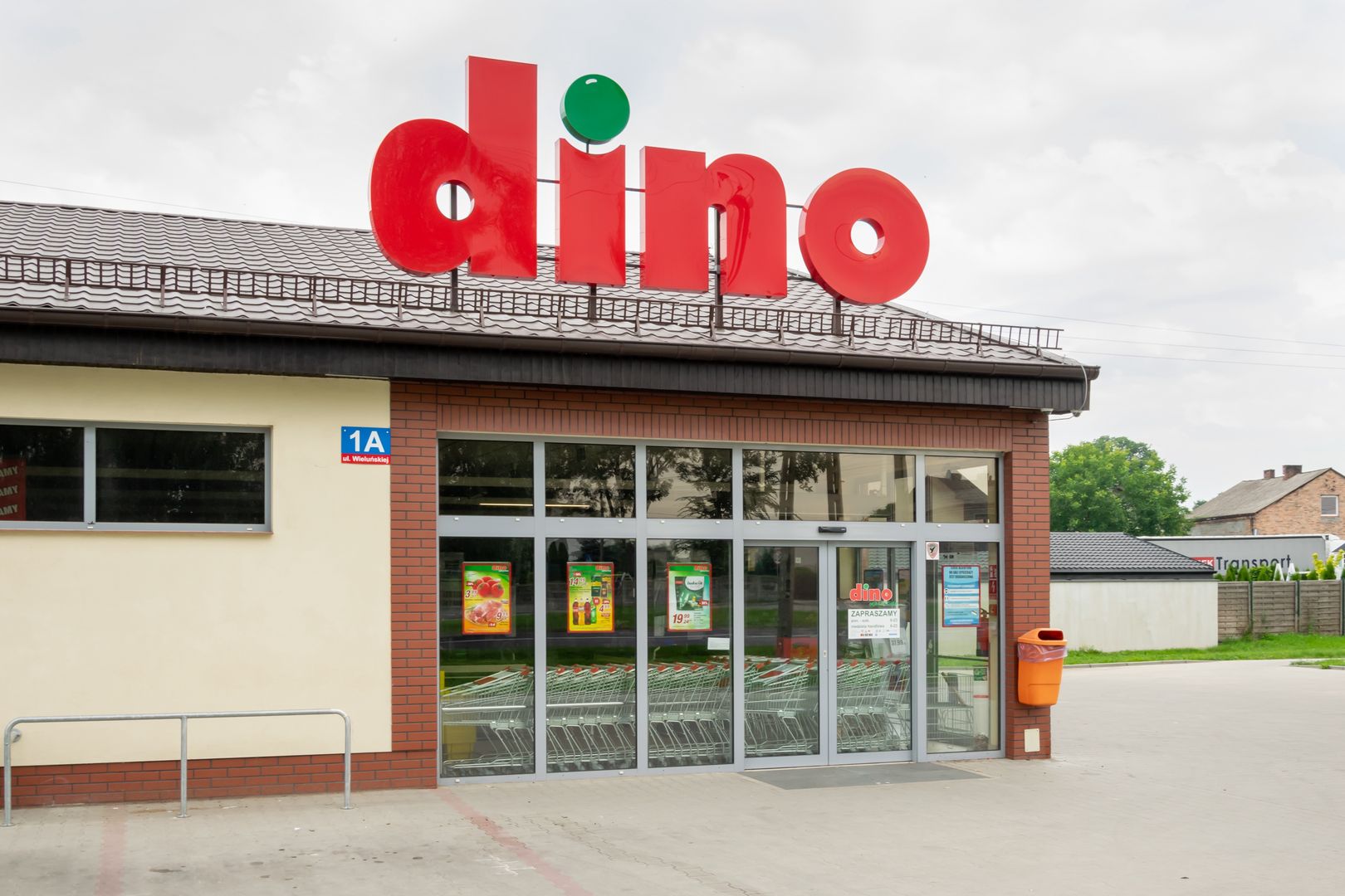 Nowe sklepy Dino w 2024 roku. Znane są lokalizacje i zarobki
