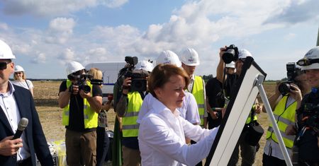 PiS przeprasza się z wiatrem. Emilewicz chce zasilić Polskę prądem z OZE