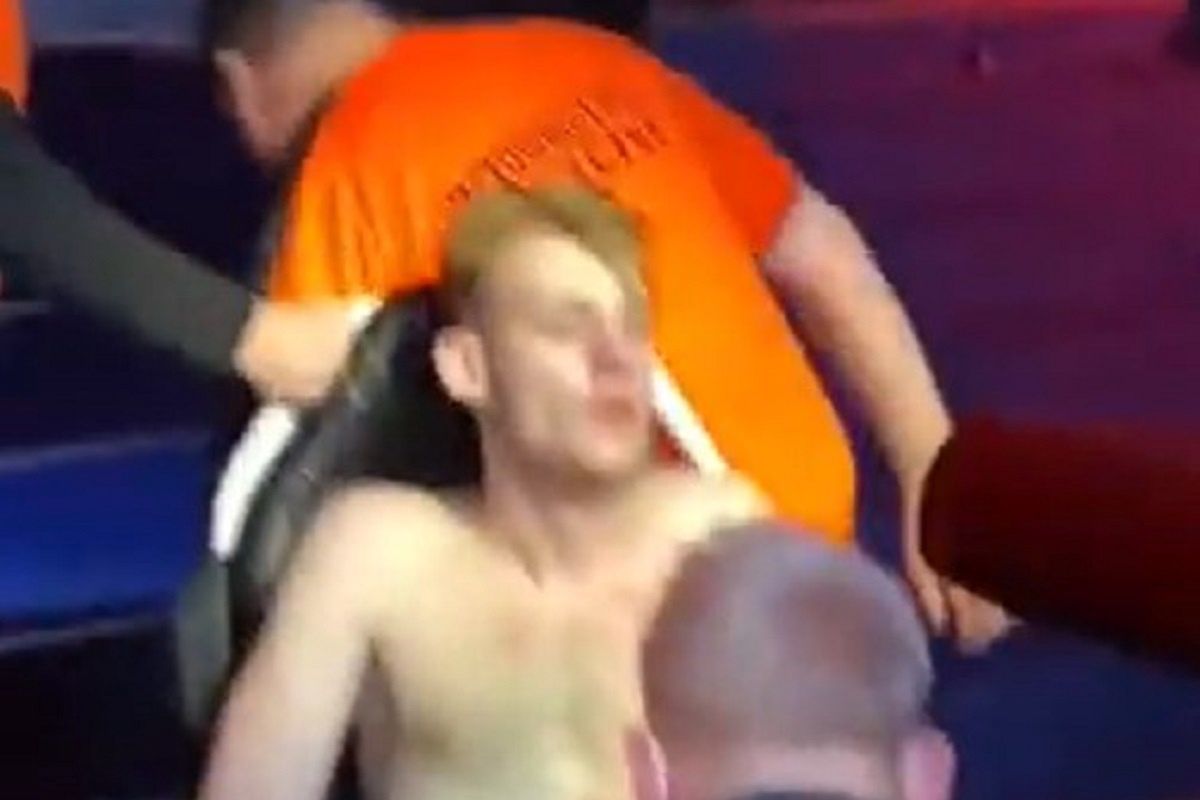 Ziemowit Kossakowski zniesiony z oktagonu po walce z Kapelą