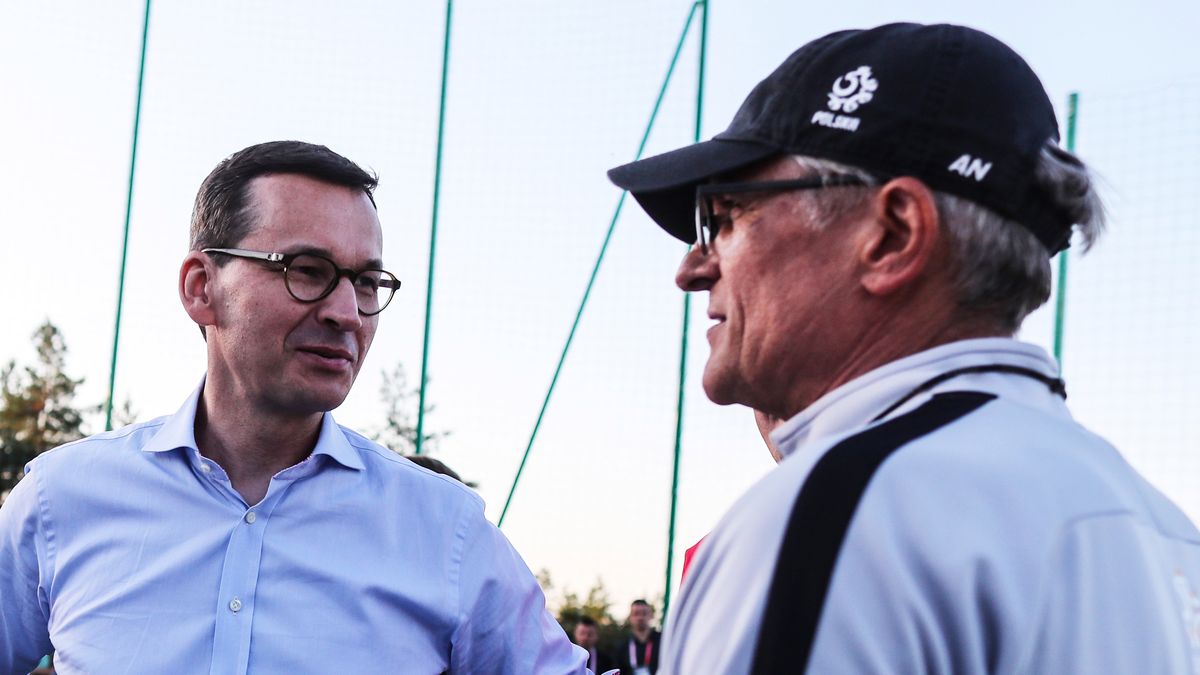 Premier Mateusz Morawiecki i selekcjoner Adam Nawałka 