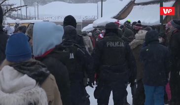 Skoki narciarskie. Zakopane. Mnóstwo kibiców pod Wielką Krokwią. Apele policji nie pomogły