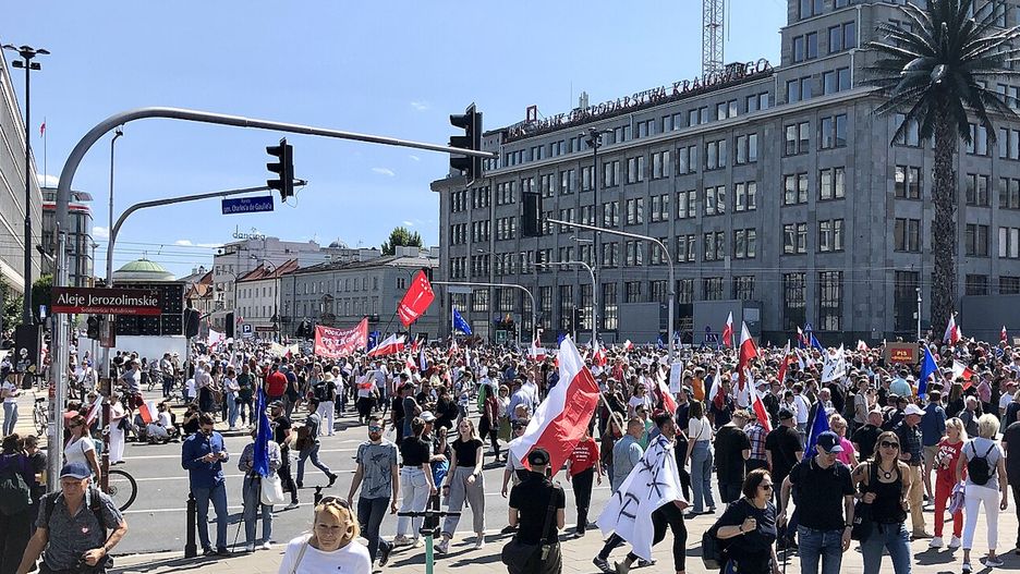 Dwa patriotyczne marsze przejdą przez stolice w niedzielę 25 maj