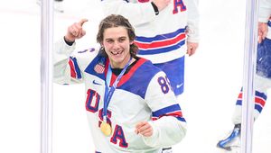 Bohater finału igrzysk stracił w nim zęby. Ujawnił, od kogo dostaje wiadomości