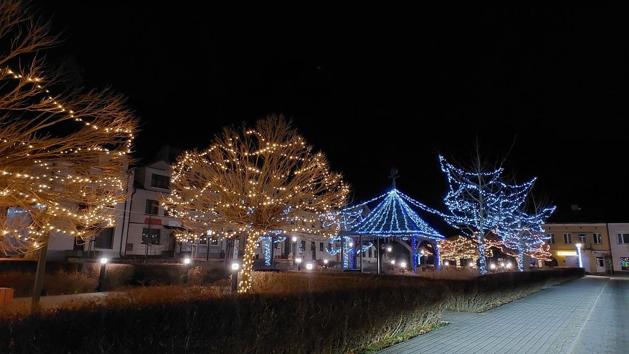 Opatów: Spotkanie z Mikołajem i uroczyste zapalenie lampek na choince