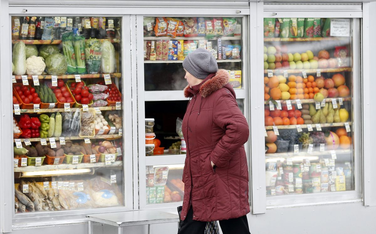 Żywność drastycznie zdrożała. Polacy ograniczają inne zakupy, by kupić jedzenie