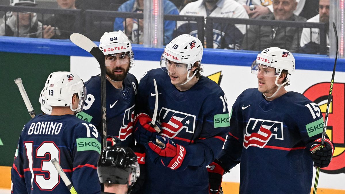PAP/EPA / KIMMO BRANDT / Na zdjęciu: hokeiści reprezentacji USA