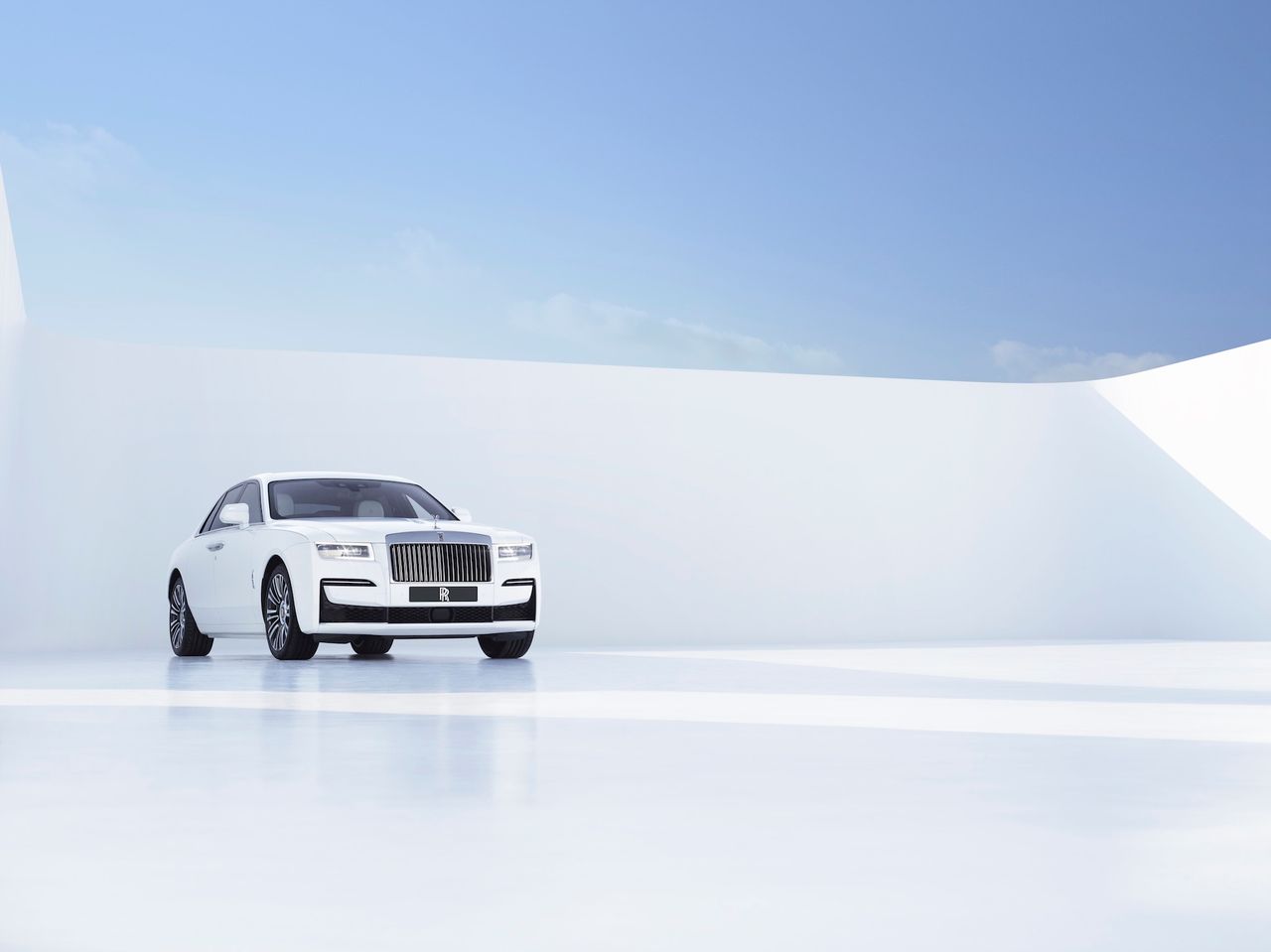 Rolls-Royce Ghost II pokazany. Rolls dostojnie wchodzi w erę nowoczesności