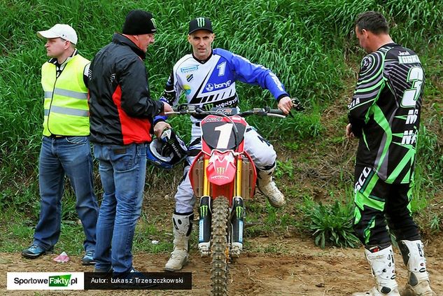 Tomasz Gollob po kontuzji ponownie wsiadł na motocykl. Treningi zaczął od motocrossu