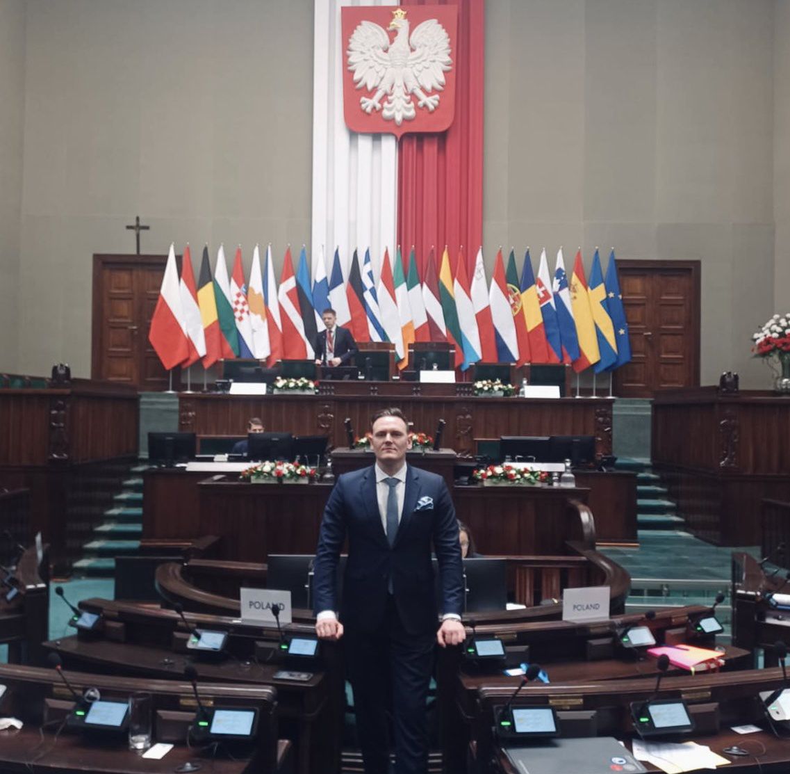 Polityk AfD w polskim Sejmie. Wcześniej marszałek wydał zakaz