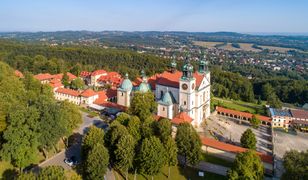 Co roku przyciąga rzesze turystów. Właśnie zaczął się montaż