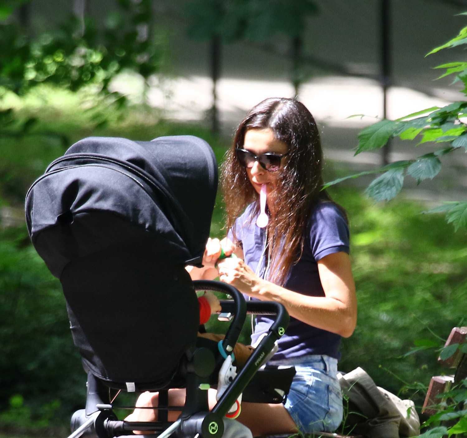 Marta Kaczyńska spacer z synem paparazzi