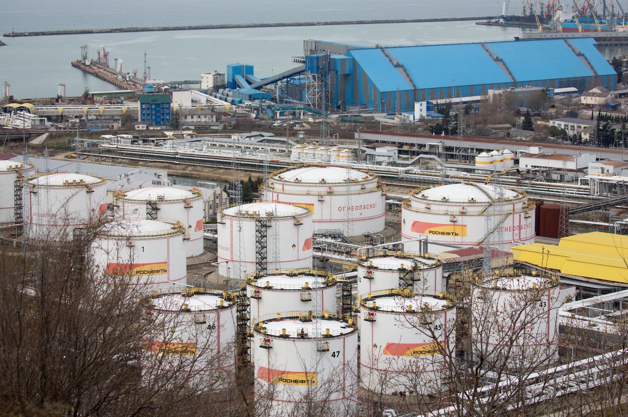 Ukraine's refinery attacks hint at vulnerability in Russia's oil sector