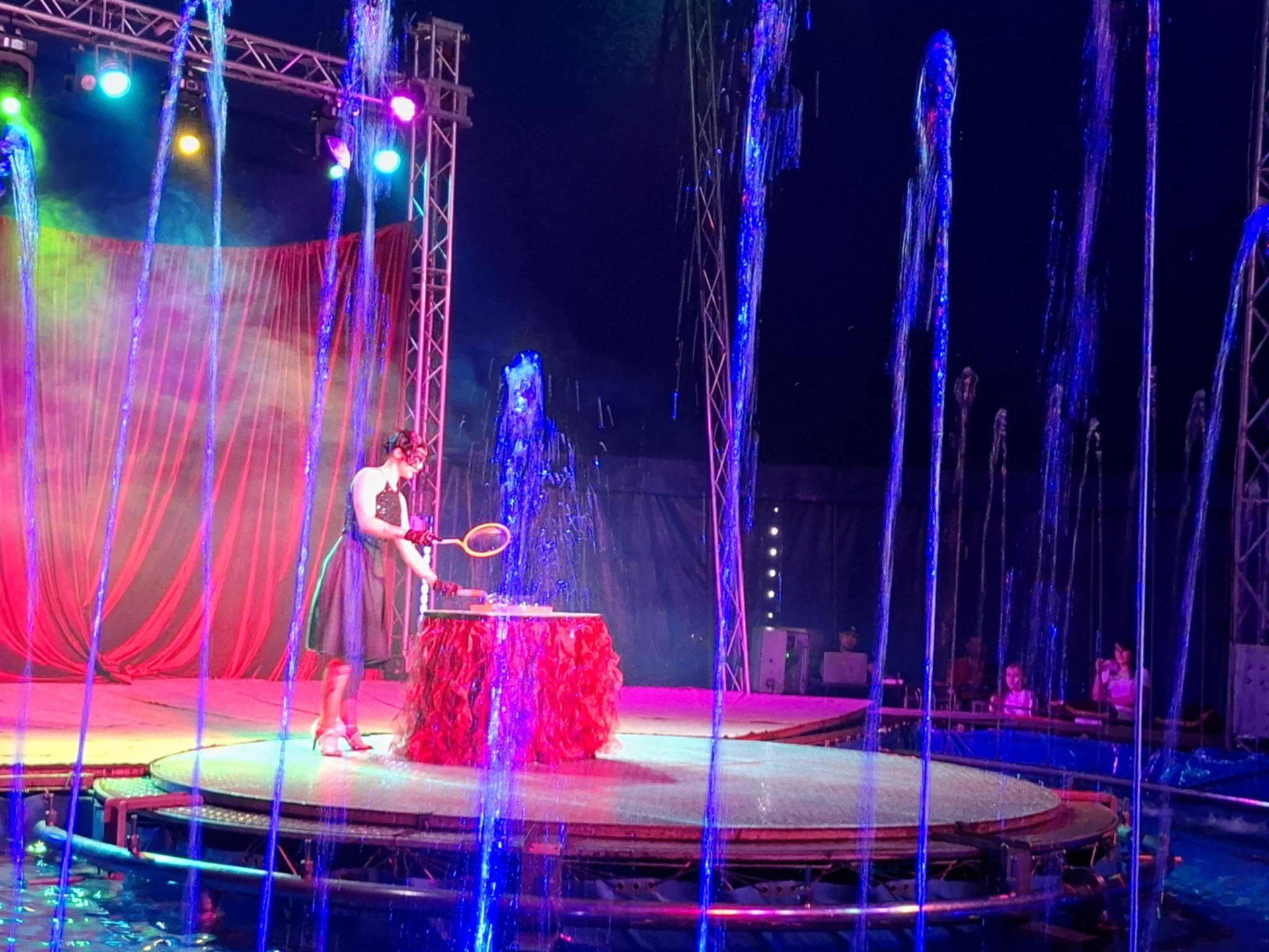 Cyrk na wodzie - Imperial Show przyjechał do Ozorkowa