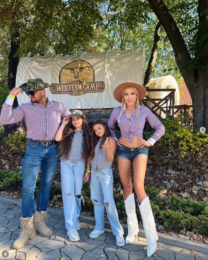 Eliza Trybała z córkami