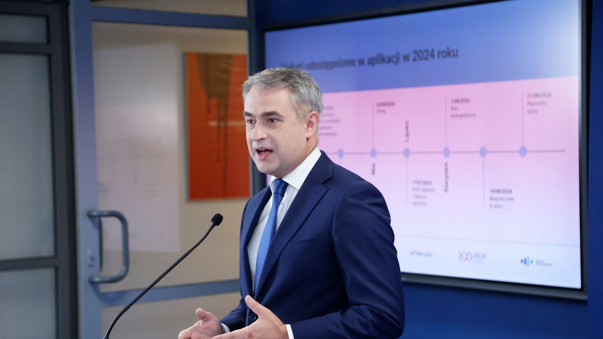 Ministerstwo Cyfryzacji o eP?atno?ciach w mObywatel
Fot. Wojciech Olkusnik/East News, 21.08.2024. Warszawa. Konferencja prasowa w Ministerstwie Cyfryzacji na temat:  ePlatnoaci w mObywatelu.
N/z: minister Krzysztof Gawkowski
Wojciech Olkusnik