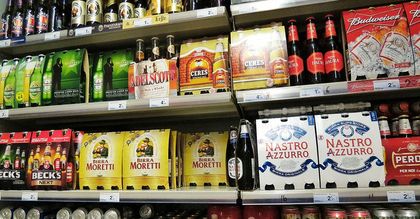 Oto po jakich alkohol najczęściej siegamy latem