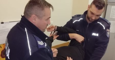 Łódź. Groził atrapą broni i ukradł pieniądze. 22-latek zatrzymany