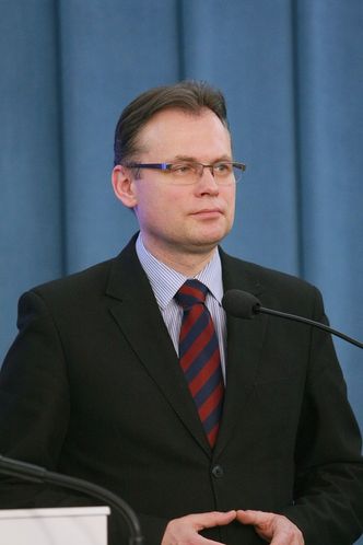 Zasiłki pielęgnacyjne. Rząd "bezczynnie patrzy na dramatyczną sytuację"