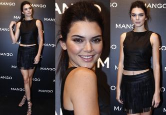 Kendall Jenner pokazuje brzuch na ściance