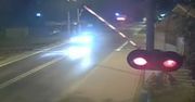 Prawie 200 km/h przez zamykające się zapory kolejowe! Policja pokazała nagranie