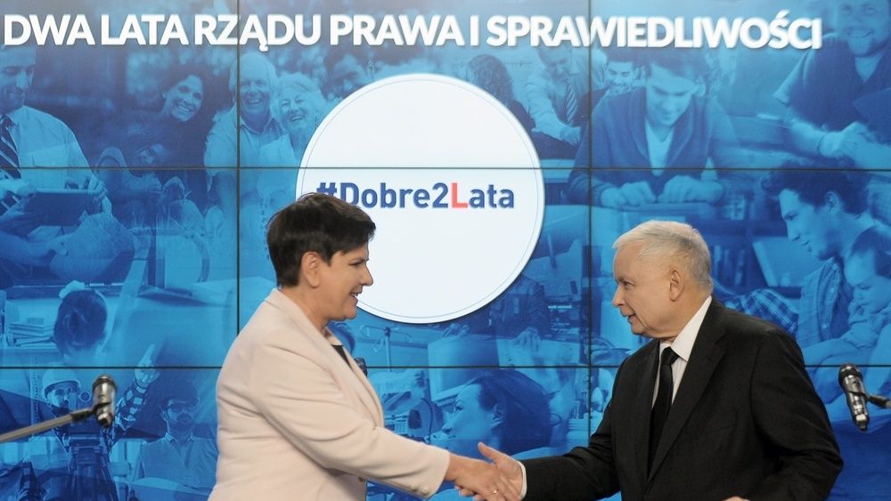 Jarosław Kaczyński gratuluje Beacie Szydło dwóch lat rządów