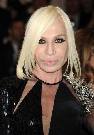 Versace na sprzedaż. Kto da miliard euro?