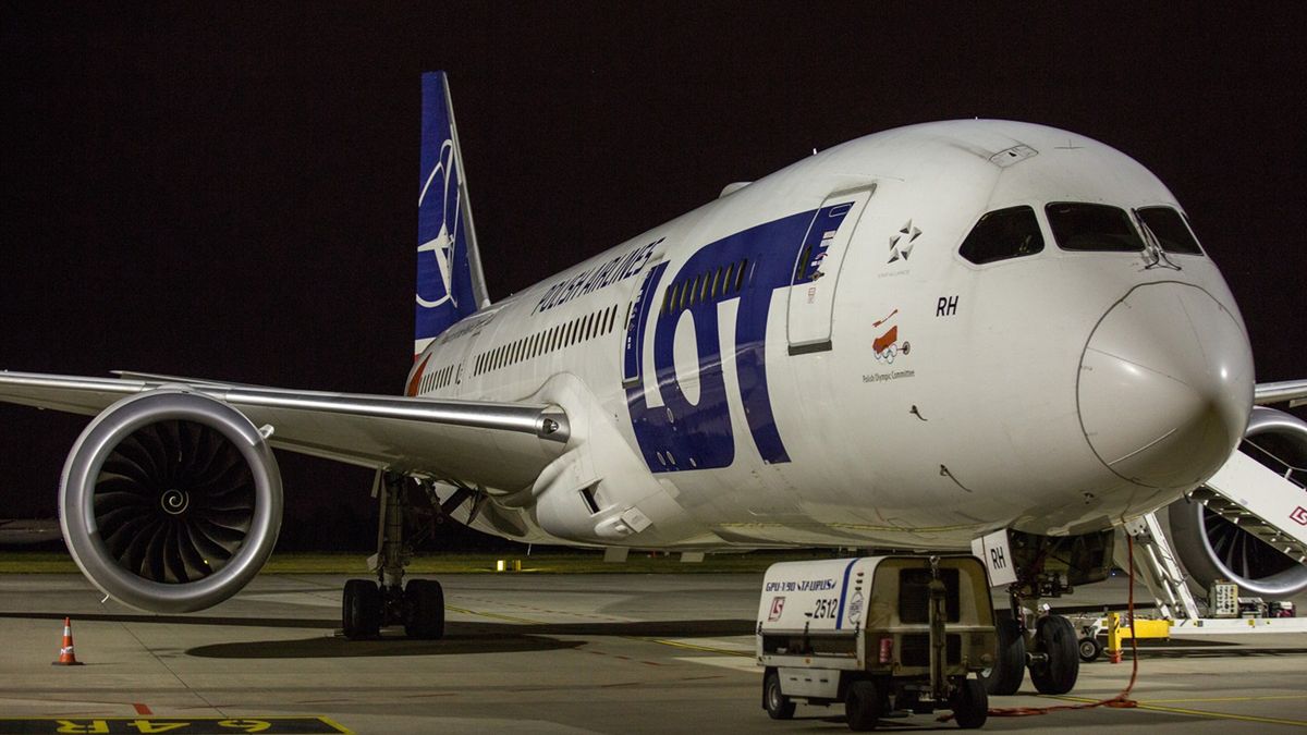 W samolocie LOT zmarł pasażer.