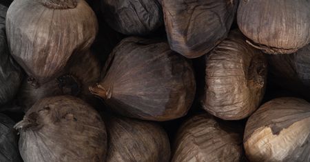 Natrzyj mięso przed pieczeniem albo wsyp do zupy. Obniża ciśnienie i cholesterol