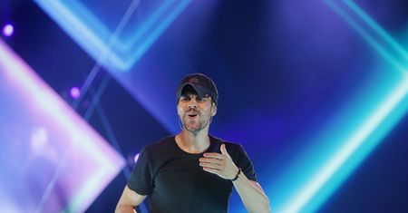 Enrique Iglesias był bożyszczem kobiet. Teraz internauci nie zostawiają na nim suchej nitki. Stał się pośmiewiskiem