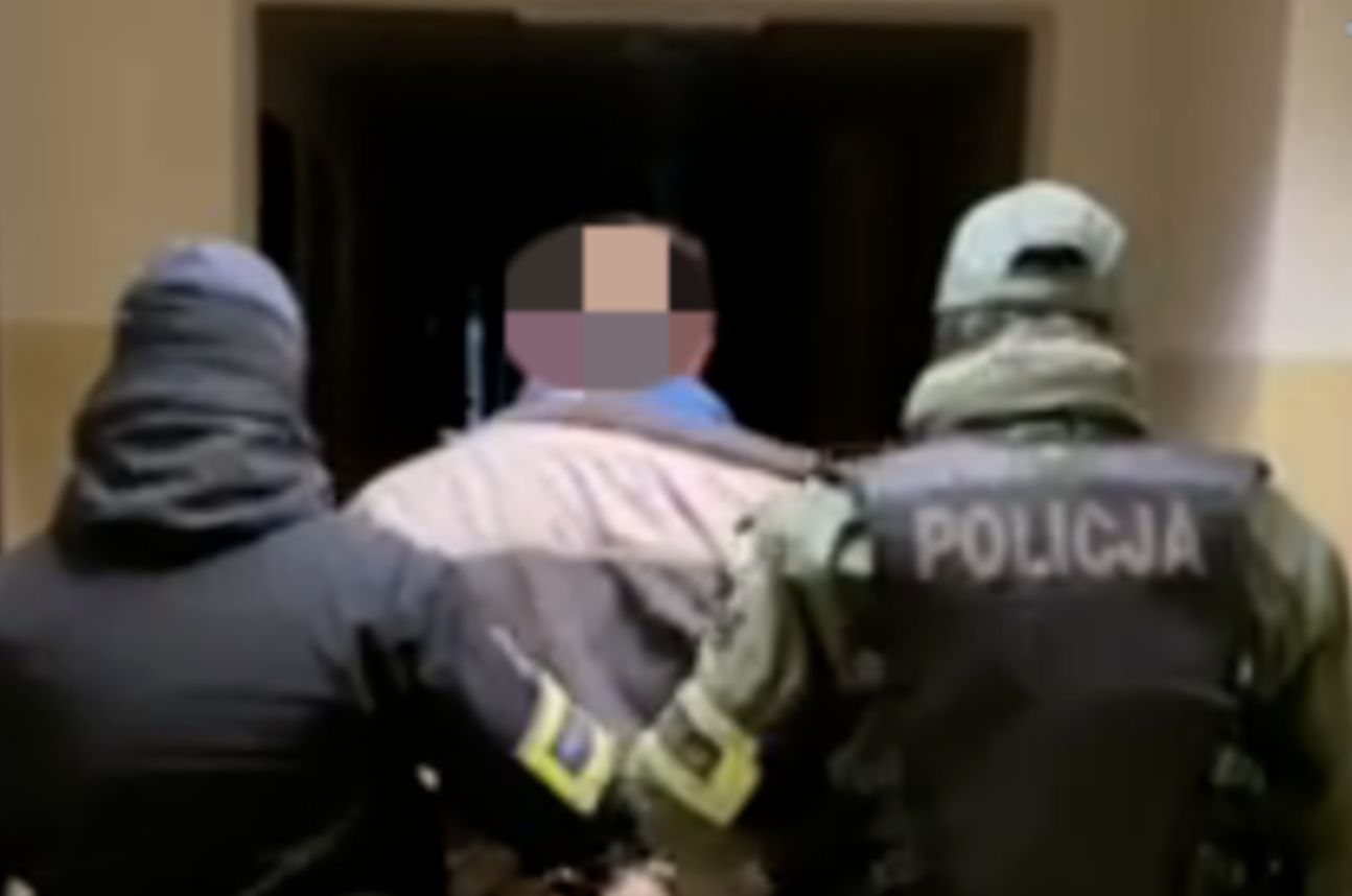 Policjanci z Ostrołęki zatrzymali poszukiwanego. Ukrywał się od siedmiu lat