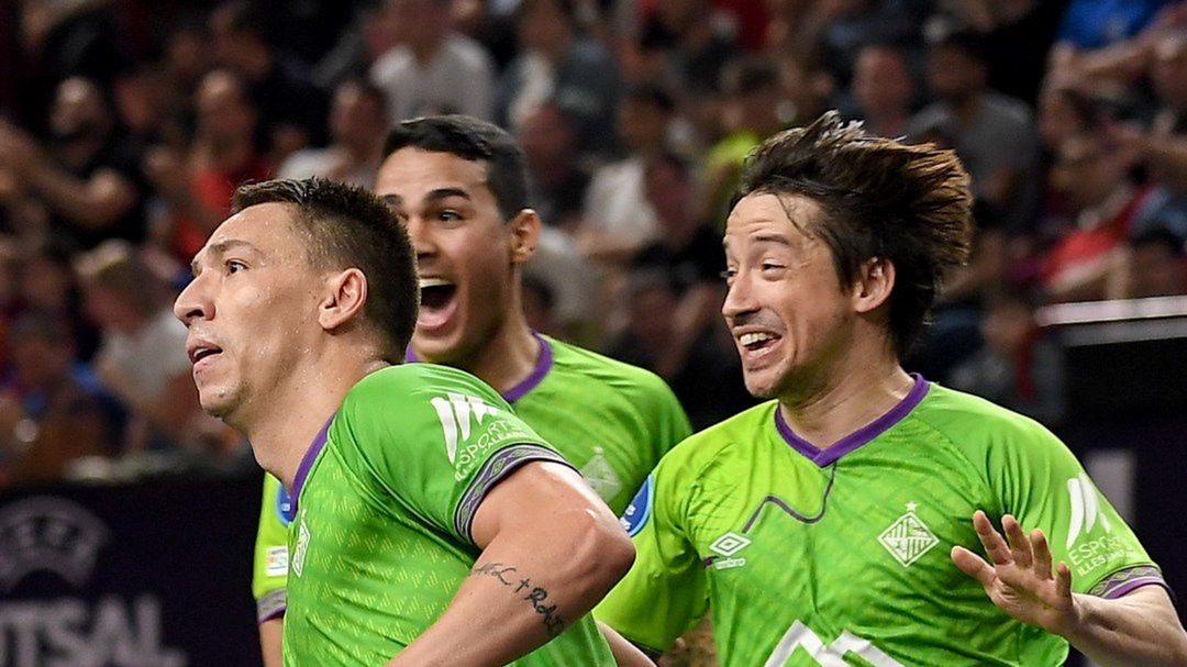 Twitter / X UEFA Futsal / Zawodnicy Palmy Futsal trzeci raz z rzędu zwyciężyli w Lidze Mistrzów