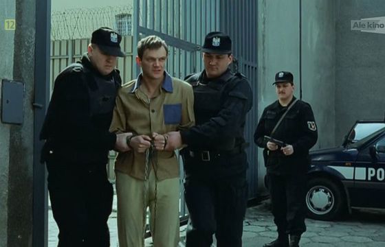 „Kiler” z wulgaryzmami po godzinie 14. Nie wszyscy nadawcy cenzurują filmy