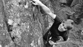 Prawdopodobnie spadł z wysokości 100 metrów. Nie żyje