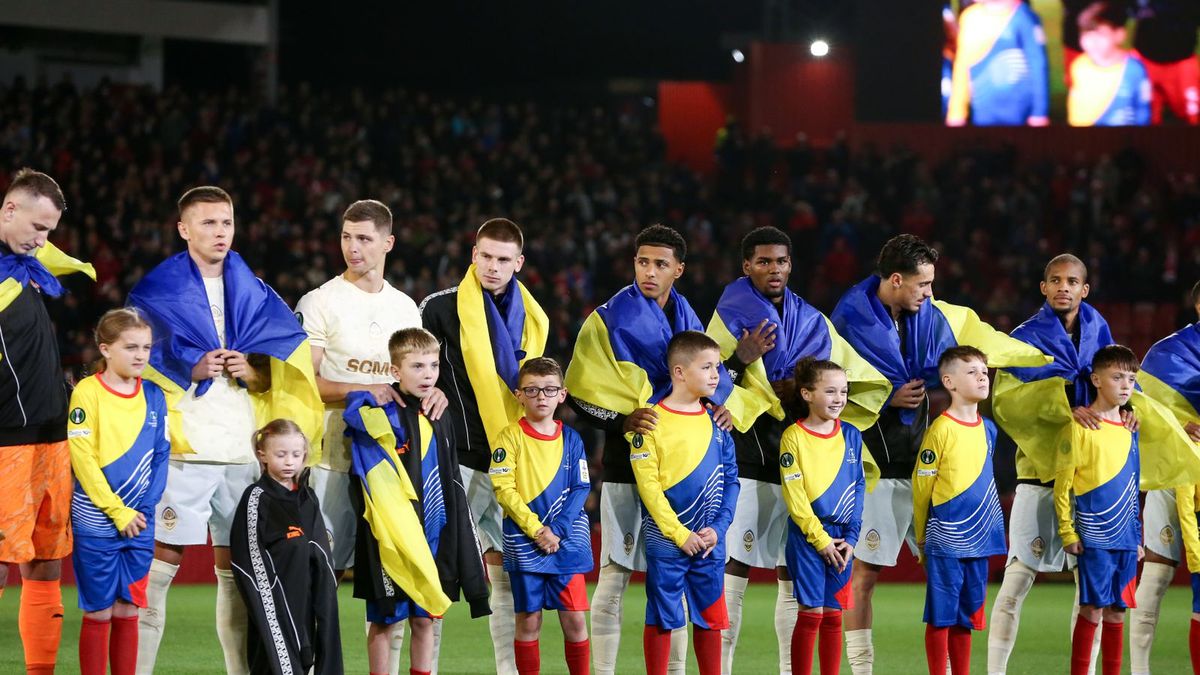 Getty Images /  Ewan Bootman/SNS Group via Getty Images / Na zdjęciu: piłkarze Szachtara Donieck