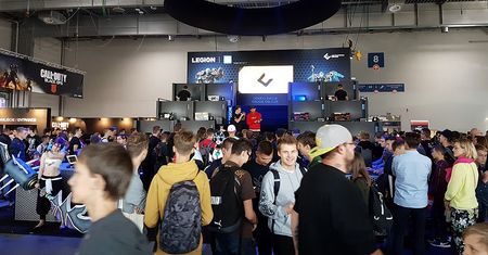 Poznań Game Arena - zwiedzamy stoisko firmy Lenovo