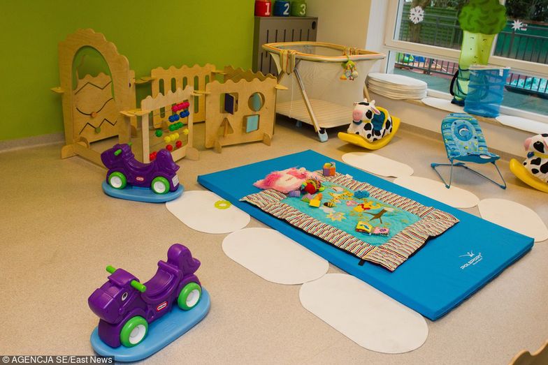 "Żłobek dla malucha &#8211; szansą na powrót do aktywności zawodowej rodzica" - ten program z warszawskiej Białołęki wzbudza wiele kontrowersji.
