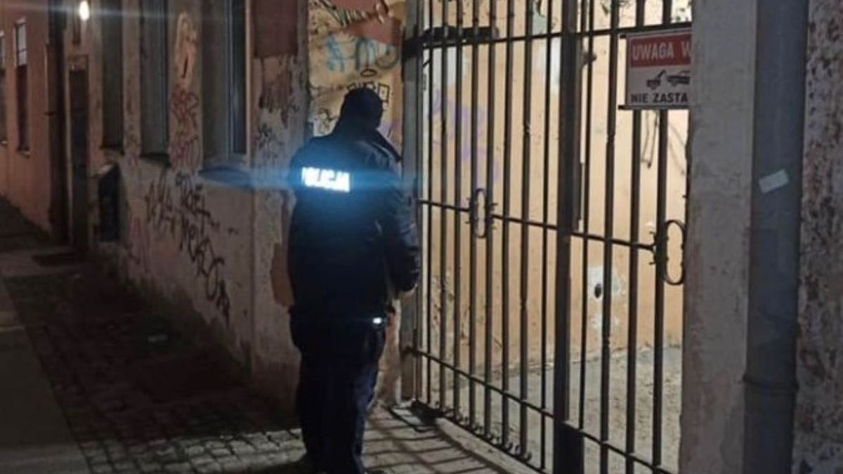 Mieszkaniec Poznania zadzwonił na policję, bo skończyło mu się jedzenie 