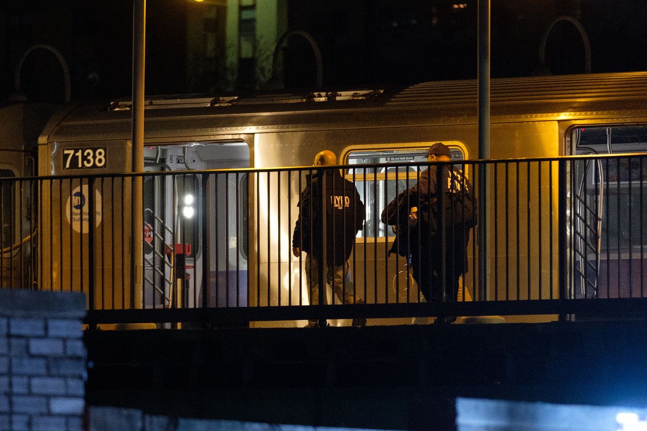 16-year-old in custody after fatal shooting on NYC subway