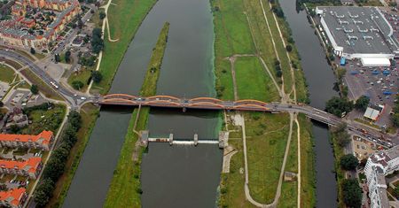 Inwestycje w rzeki odbiją się na kolejarzach i drogowcach. Koszty sięgną setek miliardów złotych